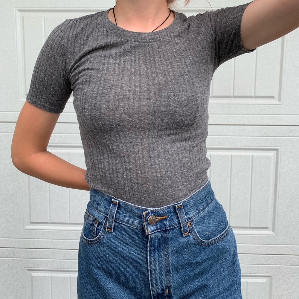 Grey top!
